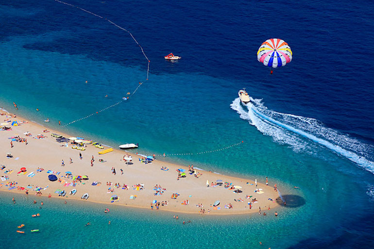 Plaza zlatni rat brac