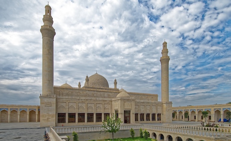 AZERBAJDŽAN: Samo 63 eura povratna za Baku! 2 azerbaijan 3699444 1280