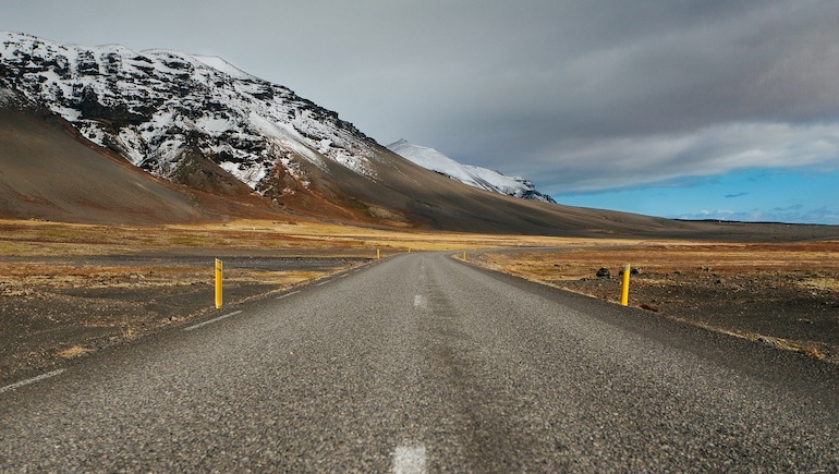 iceland road 1031108 1280