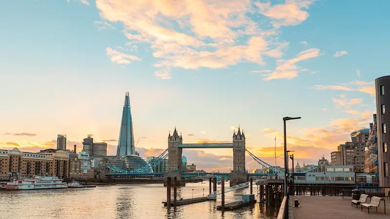 london zalazak temza aviokarte