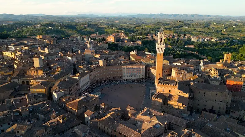 Gdje odsjesti u Toskani? Preporuke hotela i apartmana za svaki budžet 12 Piazza del Campo - trg u Sieni gdje se održava utrka konja Palio di Siena