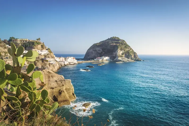 Ischia otok i San Angelo plaža