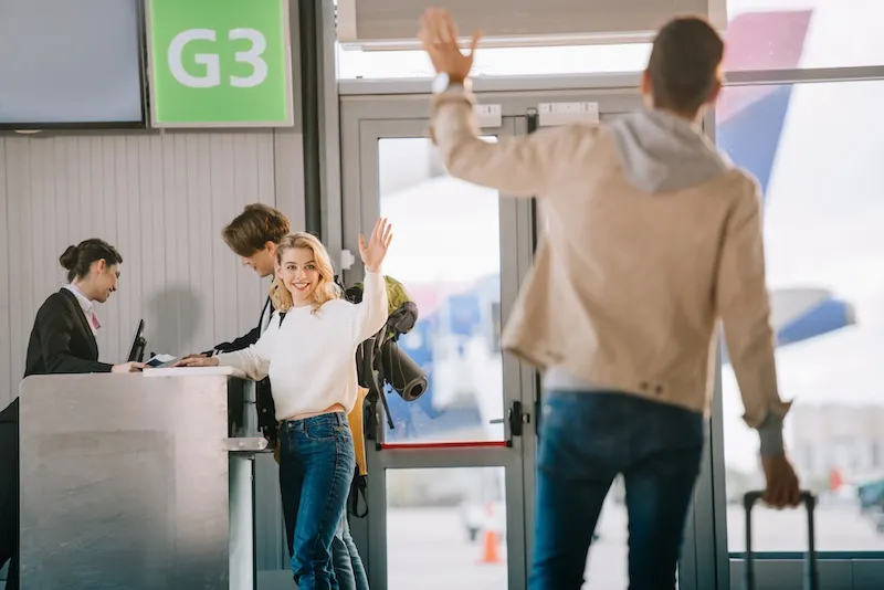 Razvod na aerodromu - trend u putovanjima, parovi