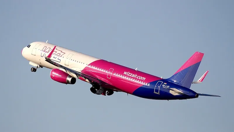Wizz Air otvara bazu u Podgorici i pokreće 14 novih linija! 3 wizz air avion u letu