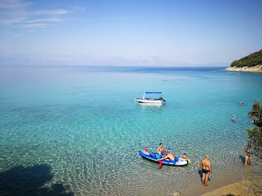 Plaža Divna na Pelješcu - jedna od najpopularnijih i najljepših na poluotoku