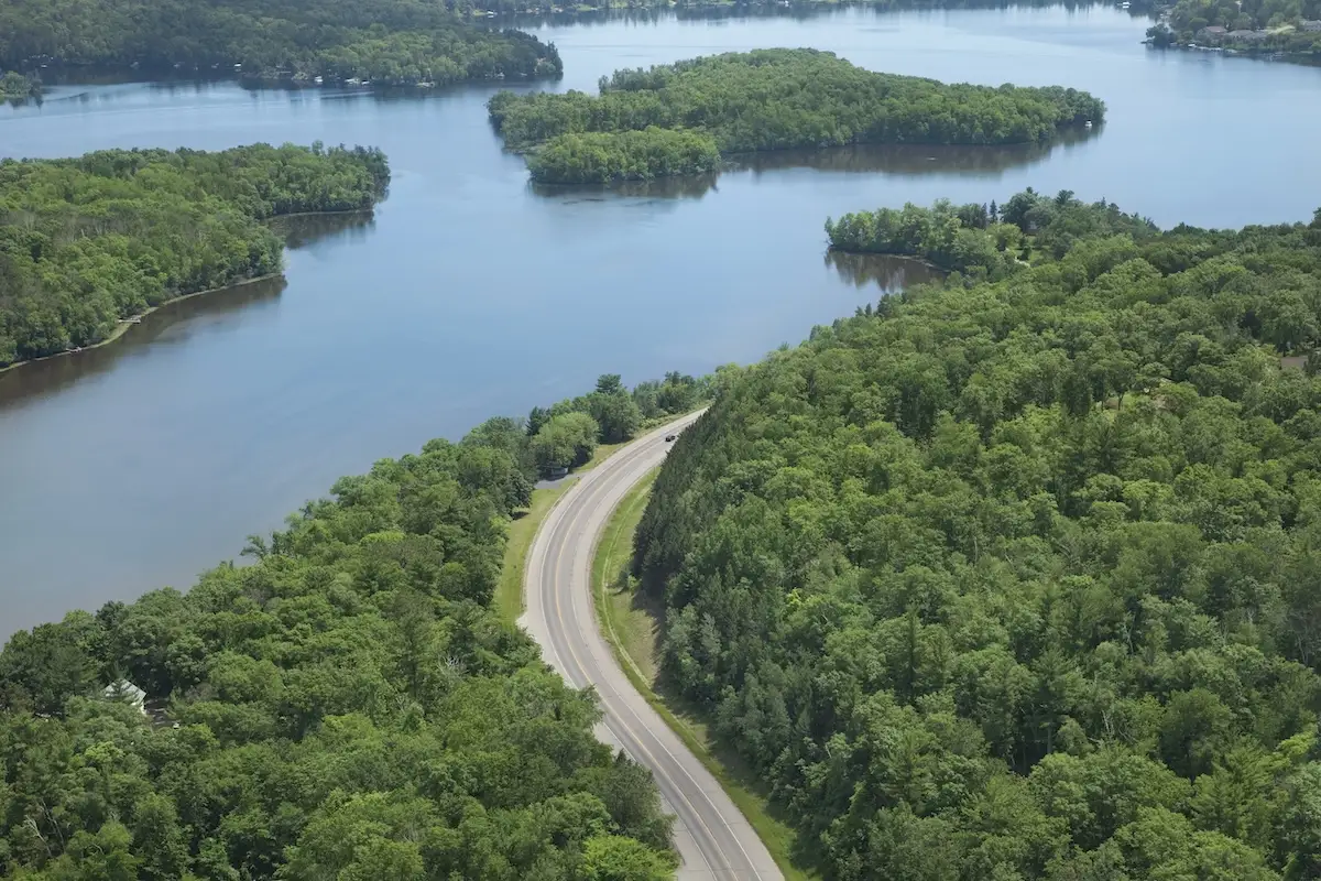 Najbolji road tripovi kroz SAD: 7 legendarnih ruta koje vrijedi staviti na bucket listu 15 Cesta uz Mississippi na području Great River Roada