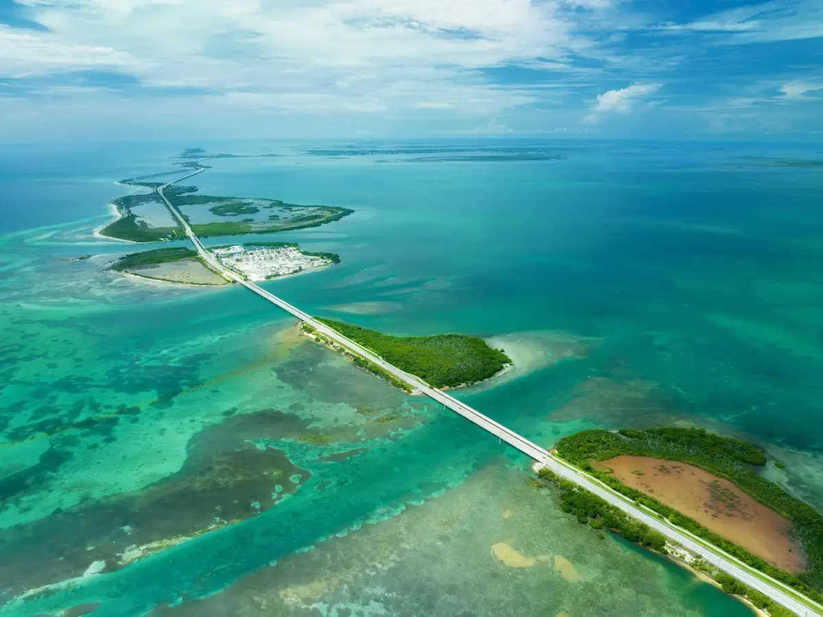 Najbolji road tripovi kroz SAD: 7 legendarnih ruta koje vrijedi staviti na bucket listu 14 Overseas Highway kroz Florida Keys između otoka i tirkiznog mora
