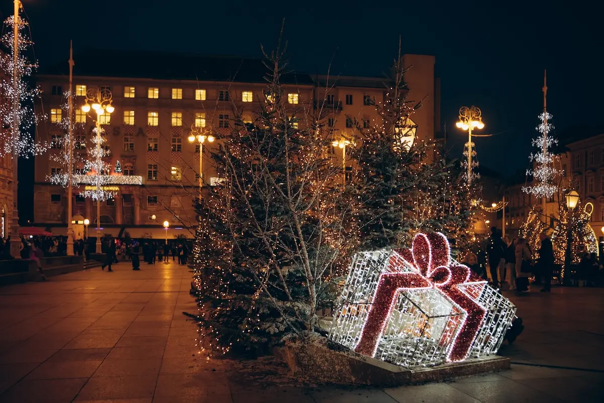 Advent Zagreb 2026. – božićno drvce i ukrasi