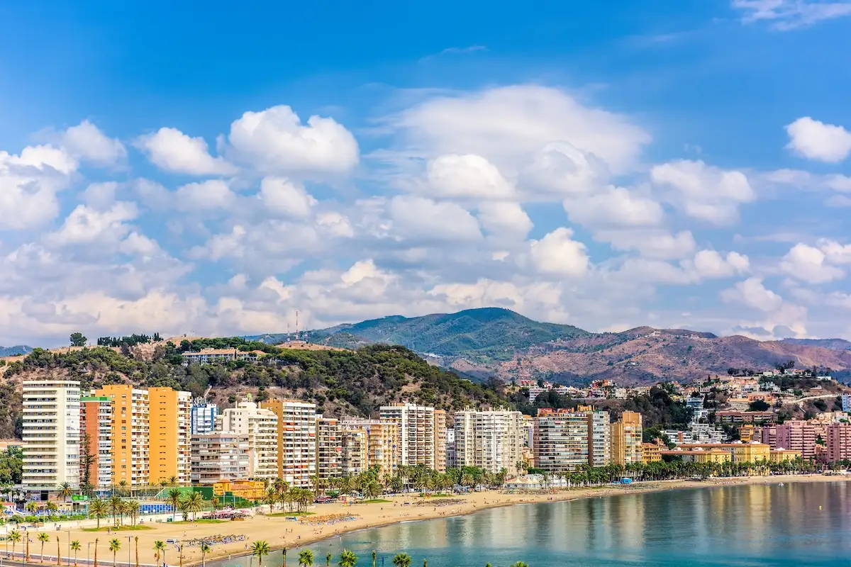 Najbolje plaže u Malagi i okolici: gdje se kupati na Costa del Sol 4 Plaža La Malagueta u Malagi uz gradsku obalu