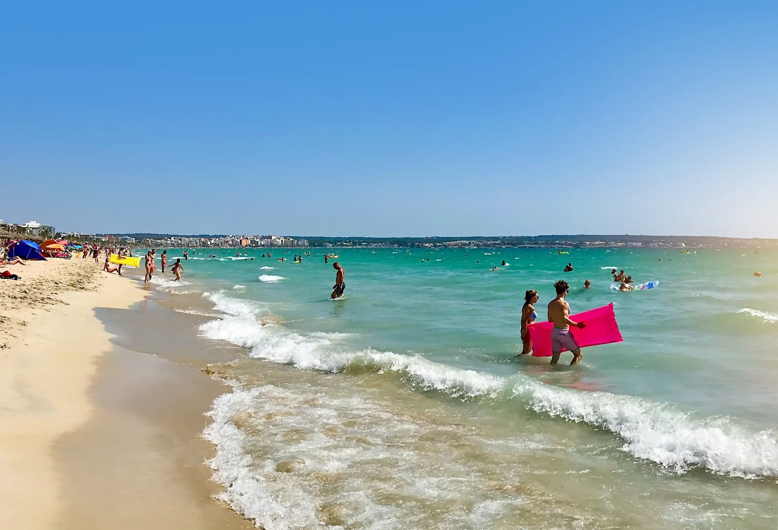 Playa de Palma na Mallorci tijekom ljetne sezone